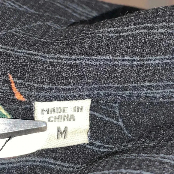 Solitude 100% Silk Hawaiian Shirt Washable Wooden Button Down Men’s Medium Black - Picture 5 of 7